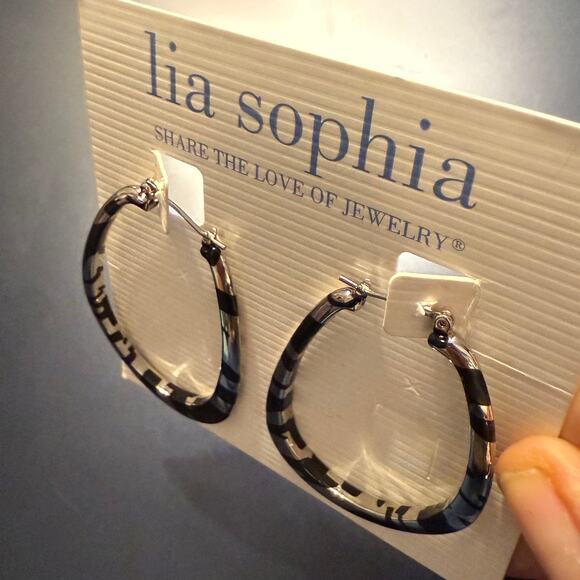Instinct Retired Lia Sophia Animal Print Hoop Earrings - Picture 5 of 5